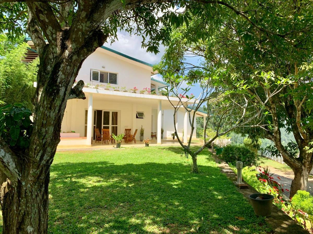Amandari Holiday Villa Gelioya Bagian luar foto