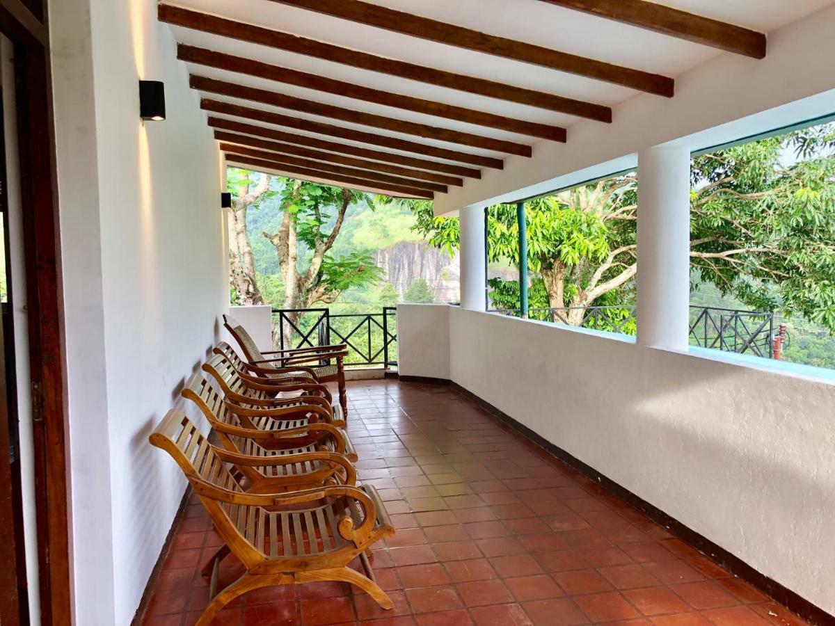 Amandari Holiday Villa Gelioya Bagian luar foto